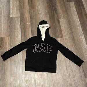 Hello everyone, I am selling this gap hoodie.